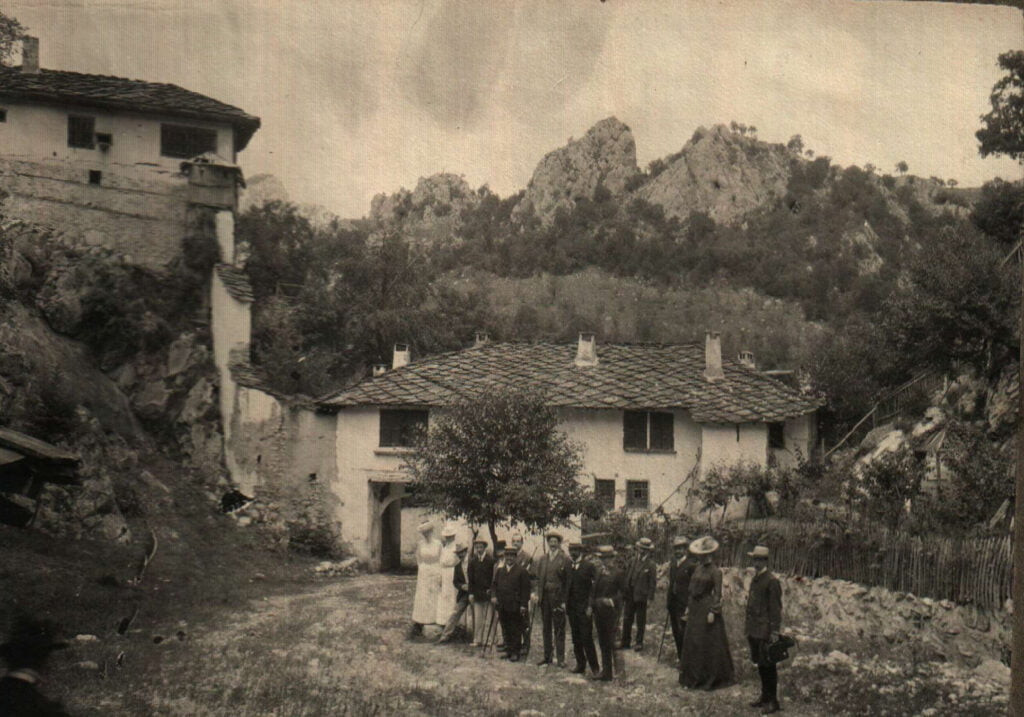 стара снимка в черепишки манастир